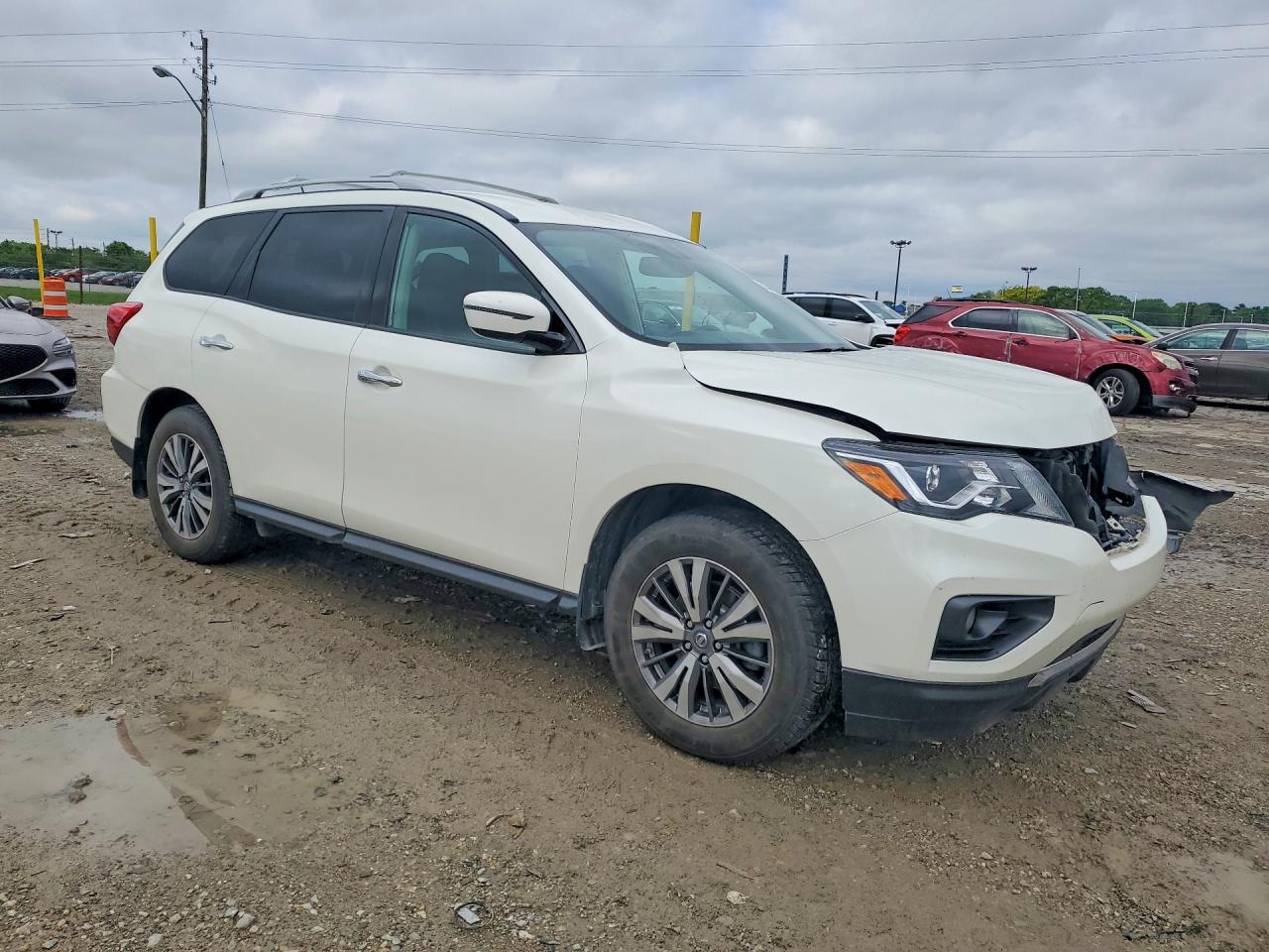 Nissan Pathfinder Sv