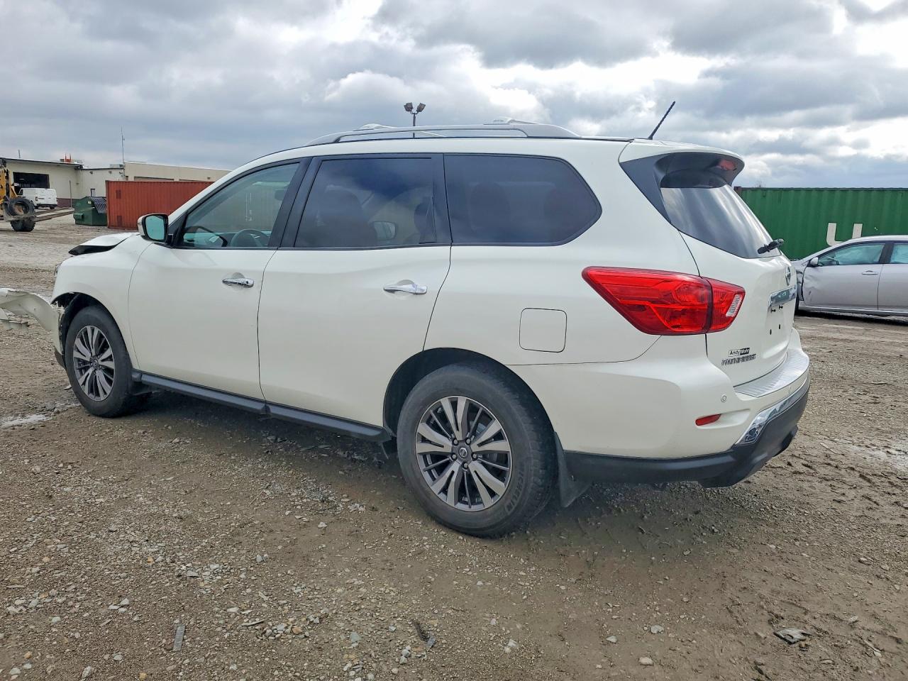 Nissan Pathfinder Sv