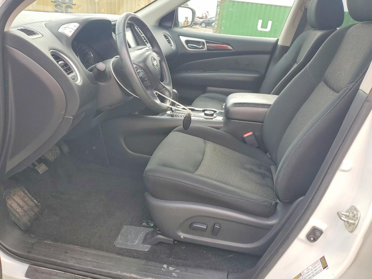 Nissan Pathfinder Sv