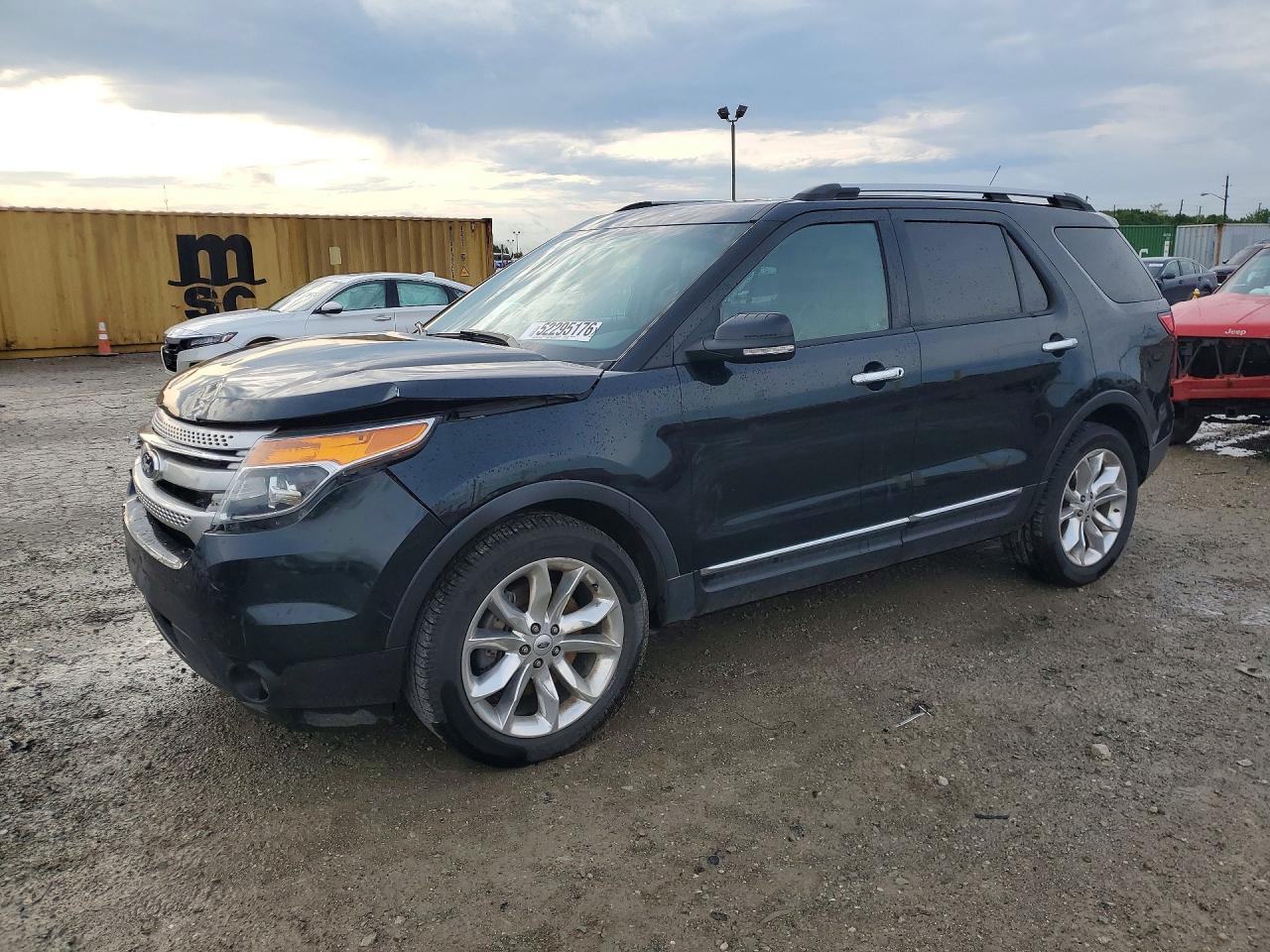Salvage Ford Explorer Image