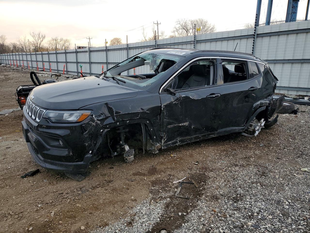 Salvage Jeep Compass Image