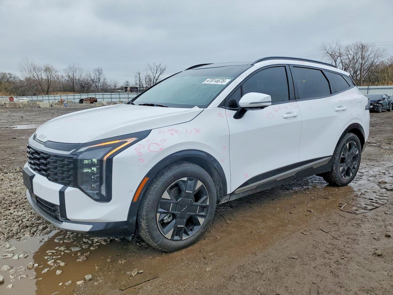 Salvage Kia Sportage Image