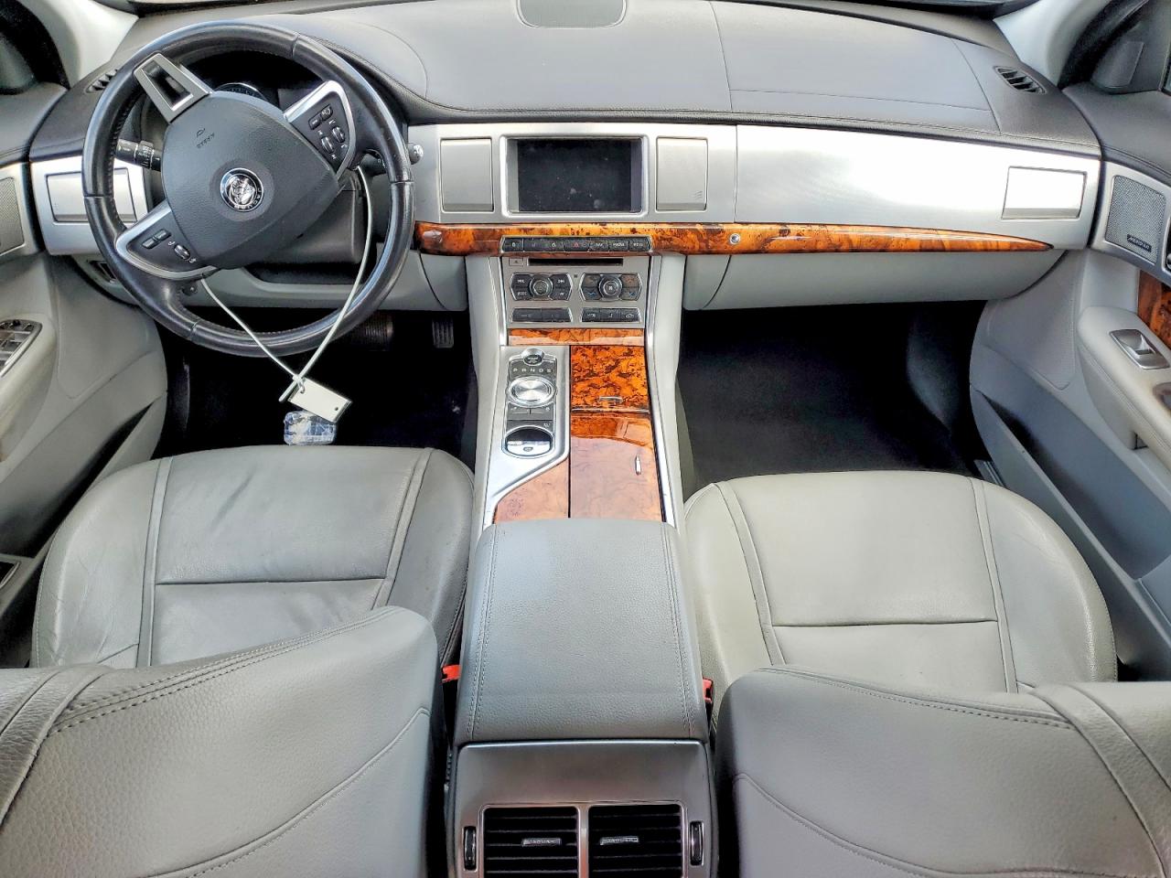 Jaguar XF 2.0t Premium