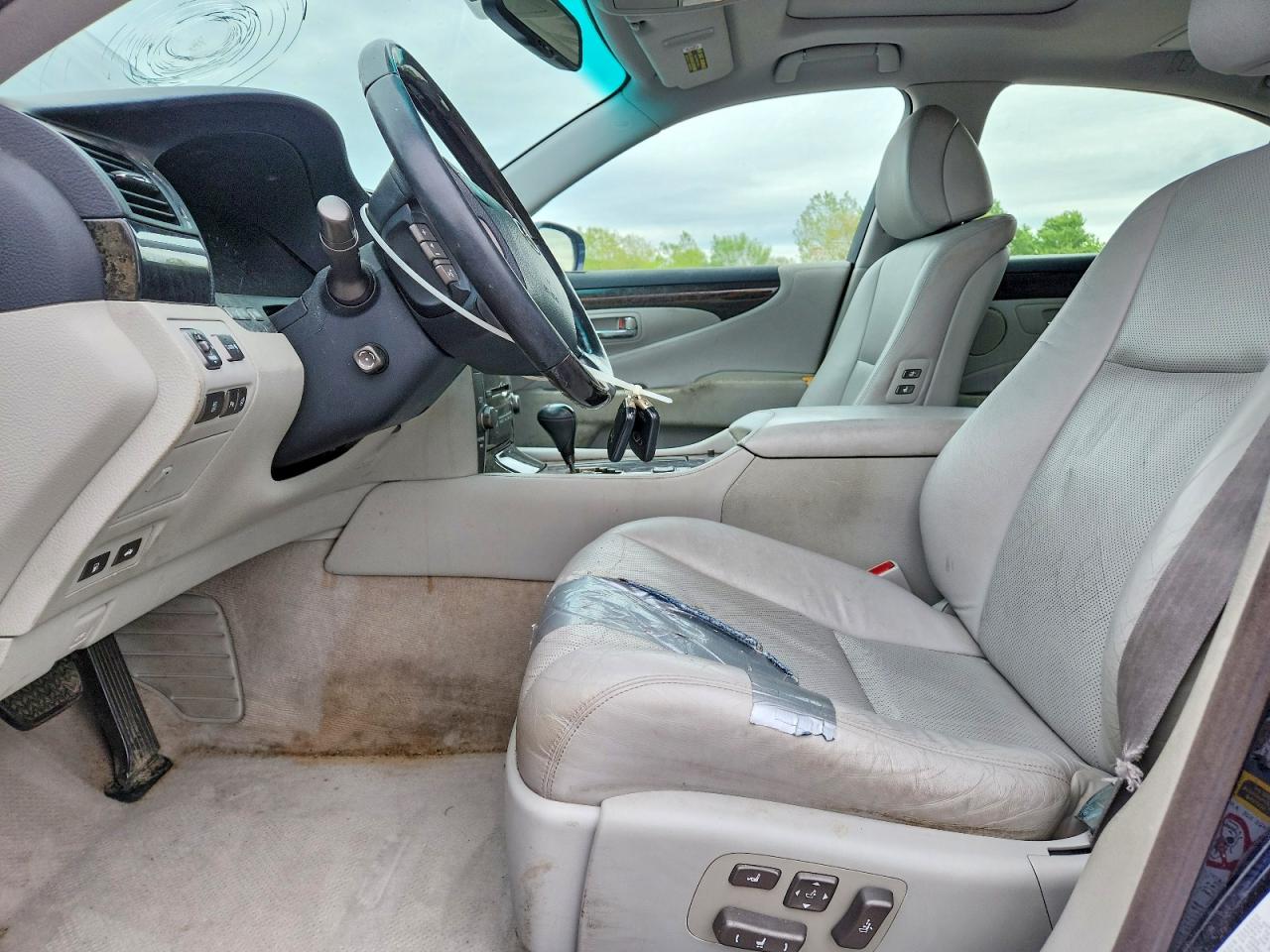 Lexus LS Base