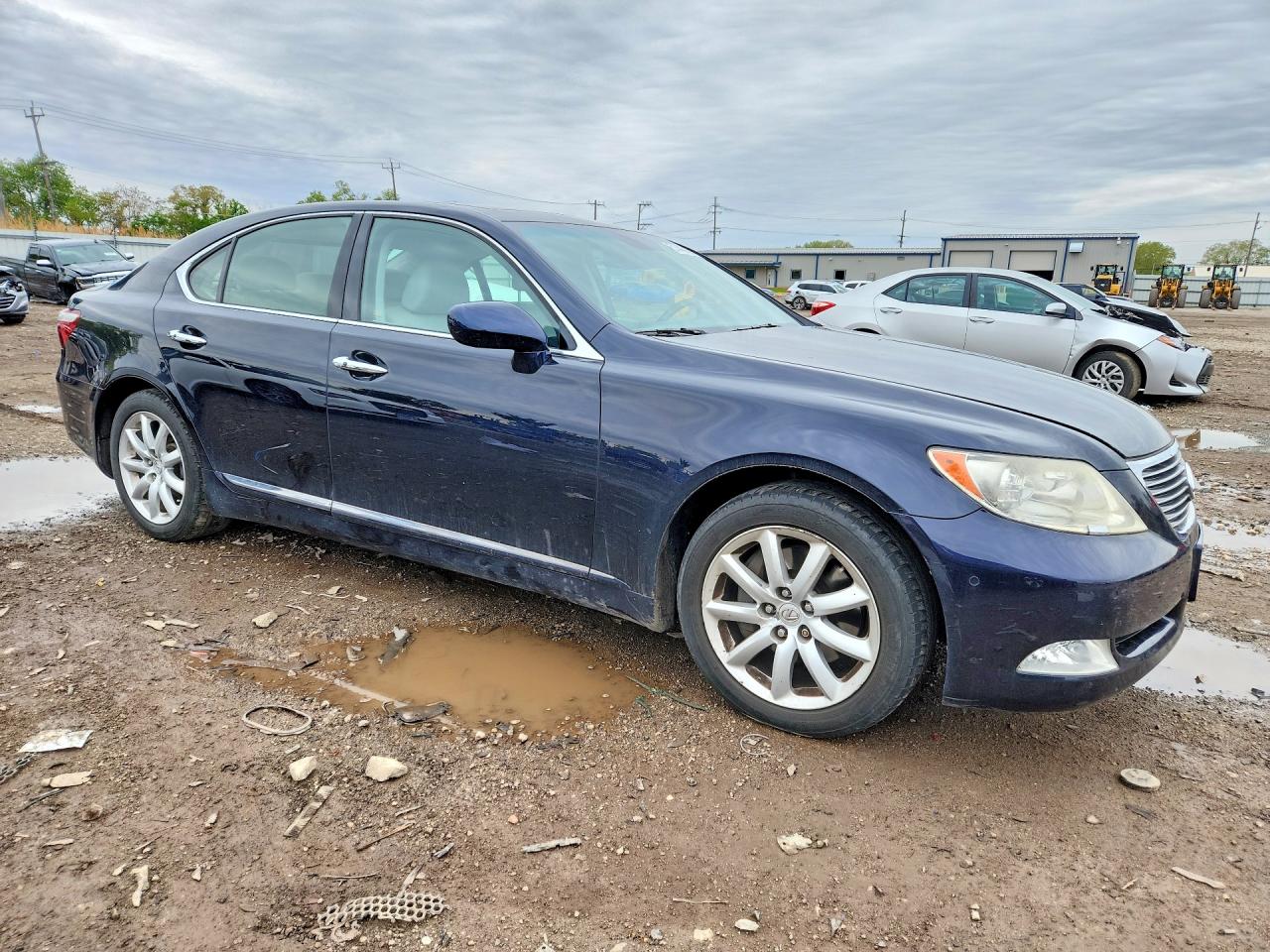 Lexus LS Base
