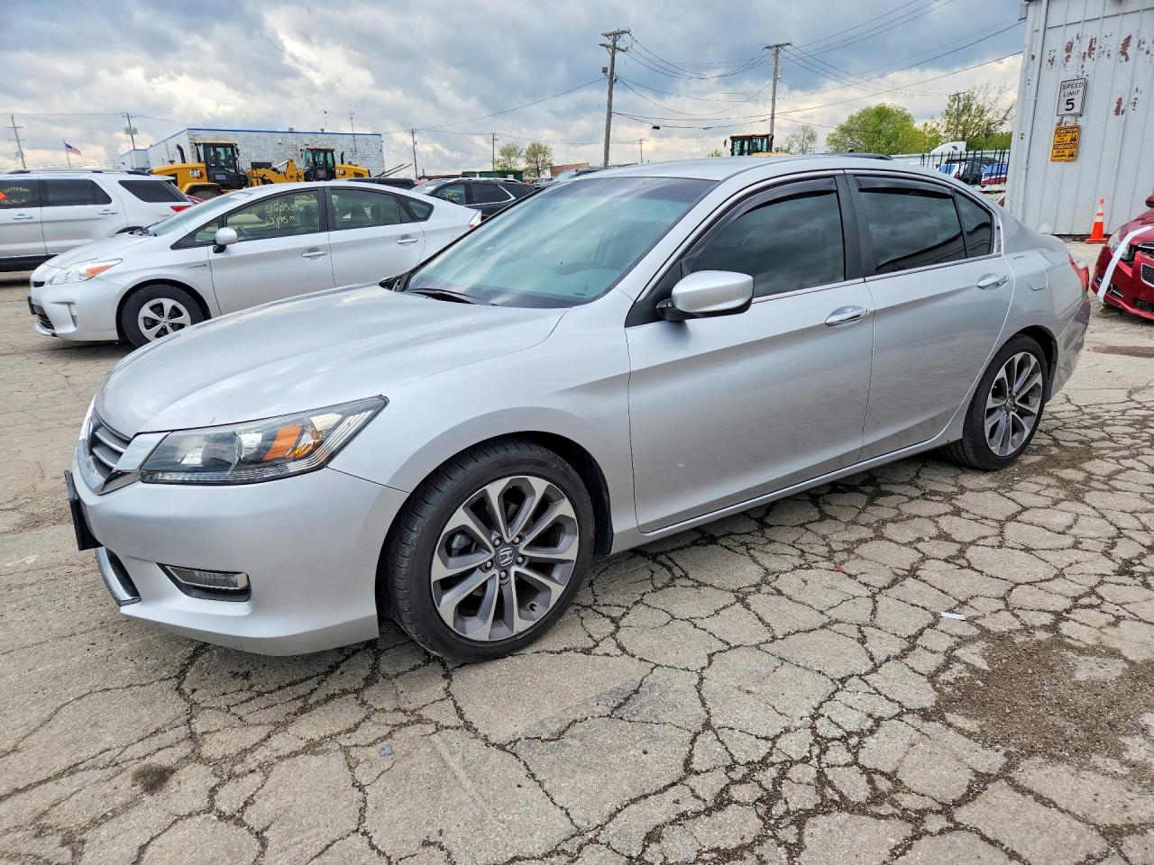Salvage Honda Accord Image