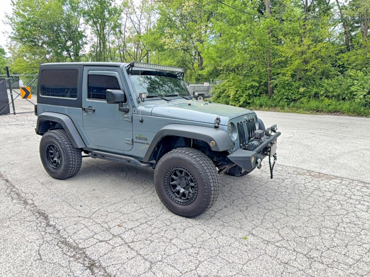 Salvage Jeep Wrangler Image
