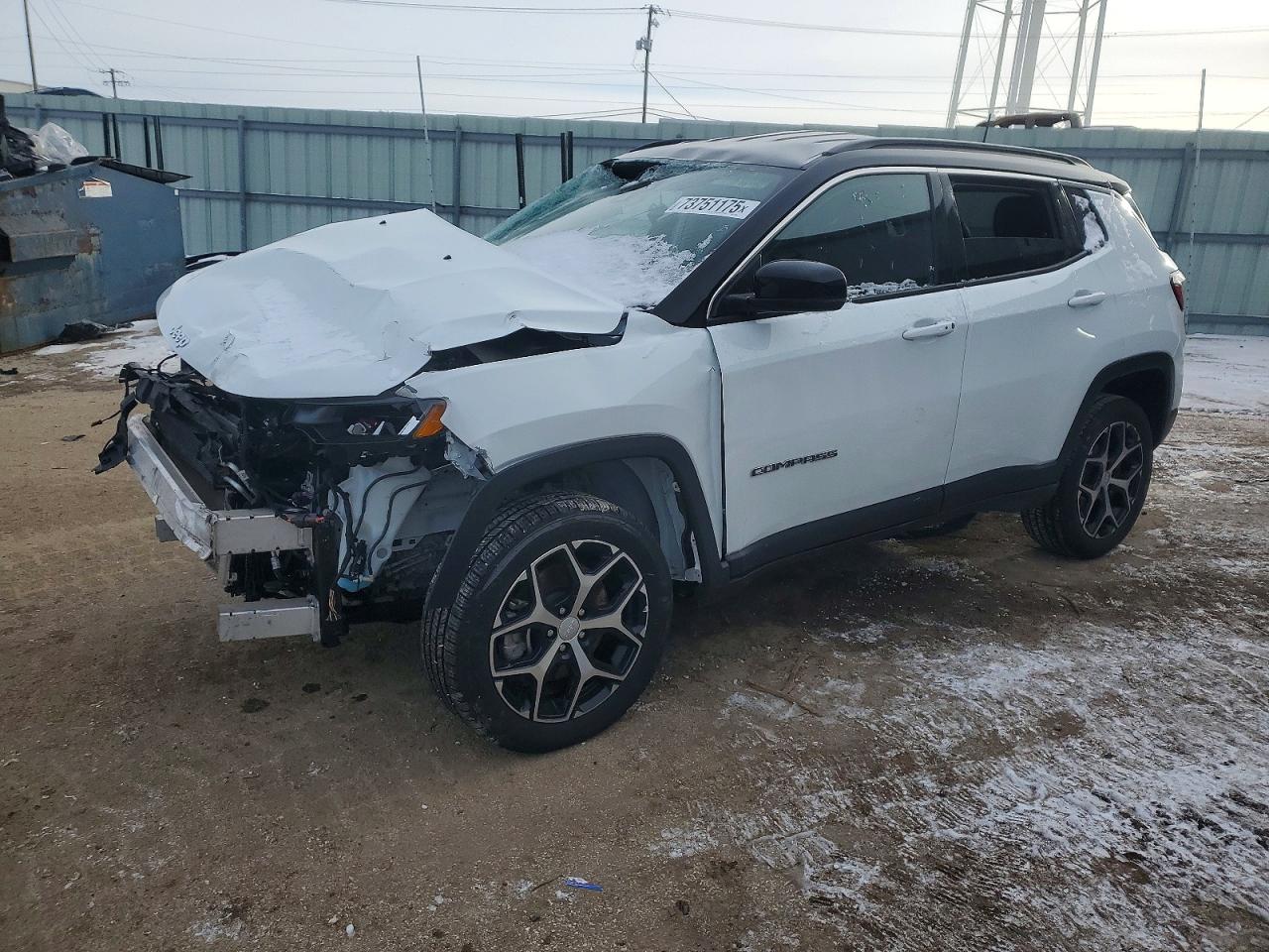 Salvage Jeep Compass Image