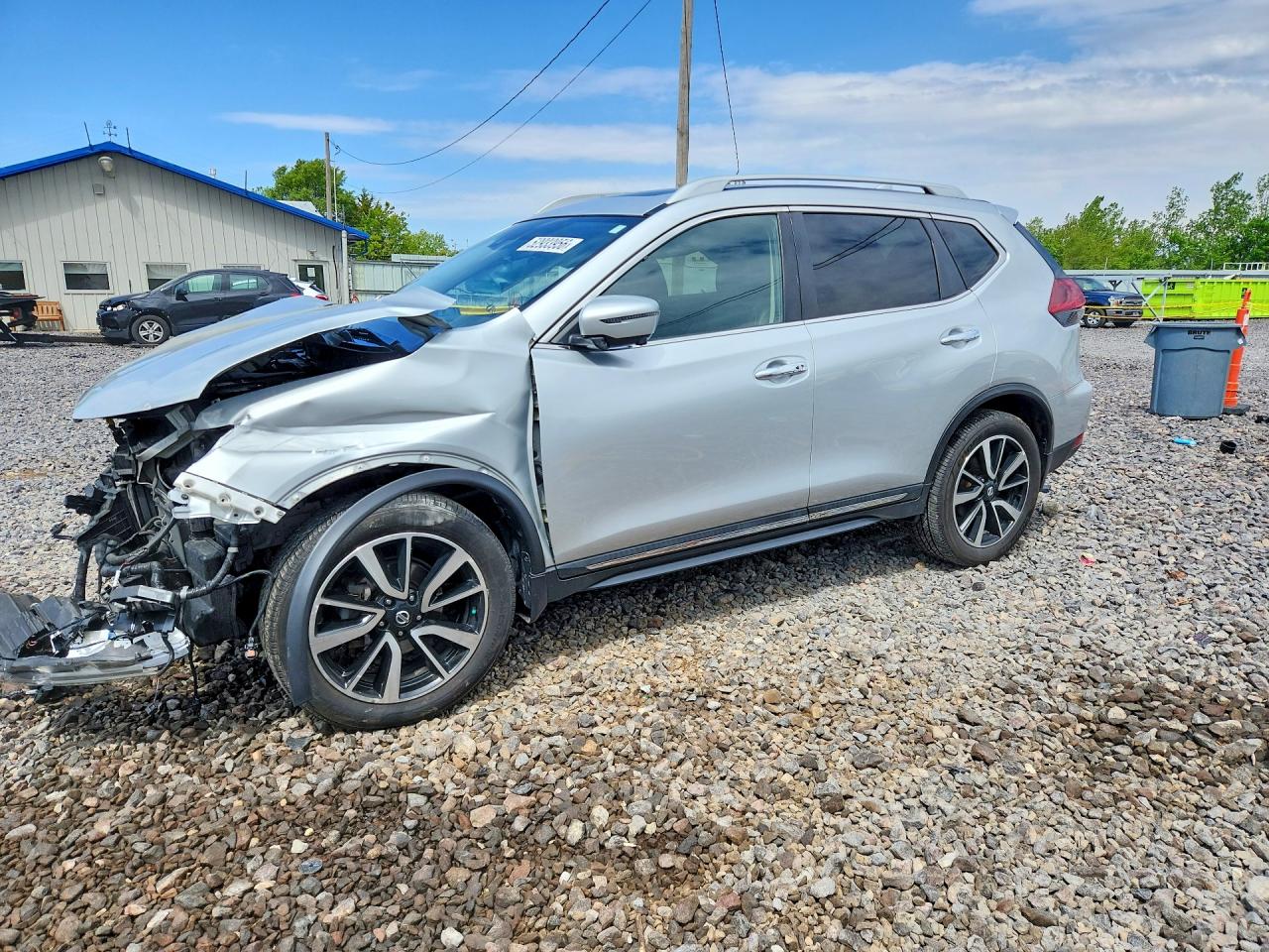 Salvage Nissan Rogue Image