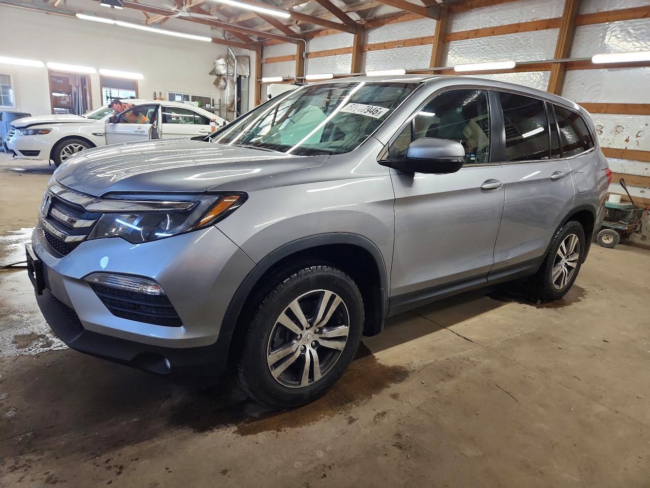 Salvage Honda Pilot Image