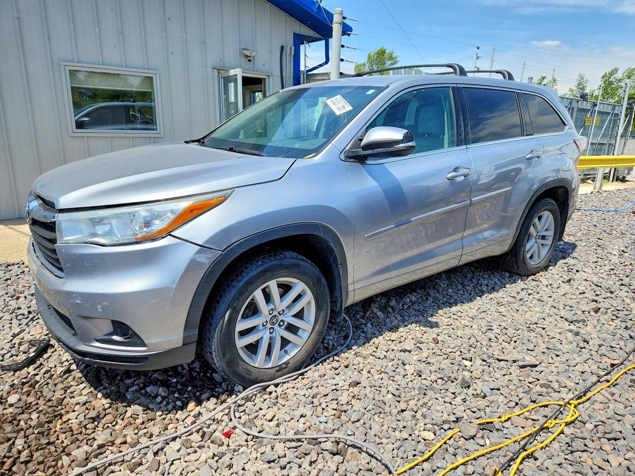 Salvage Toyota Highlander Image