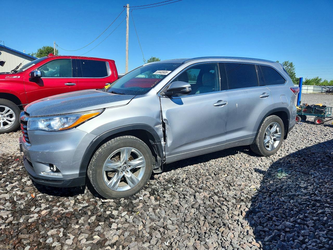 Salvage Toyota Highlander Image