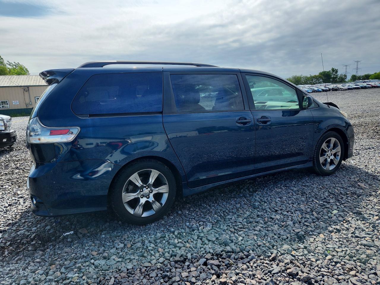 Toyota Sienna Sport