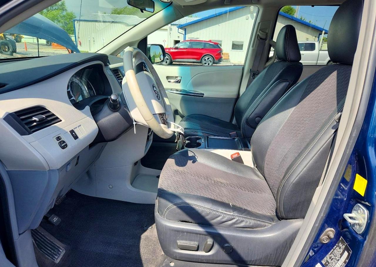 Toyota Sienna Sport