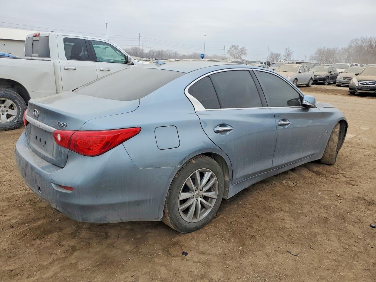 INFINITI Q50 3.0t P 3.0t Premium