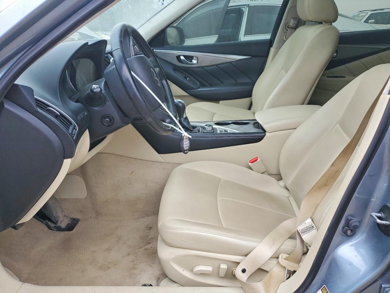 INFINITI Q50 3.0t P 3.0t Premium