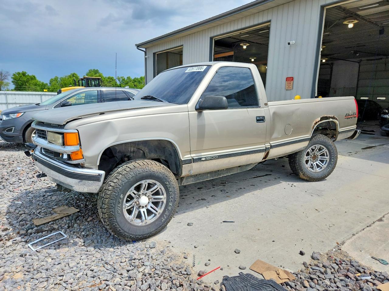 Salvage Chevrolet Gmt Image