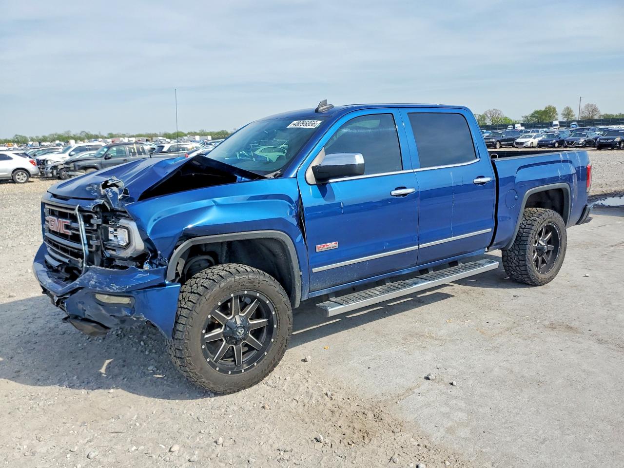 Salvage GMC Sierra Image