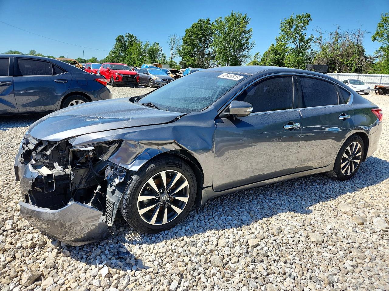 Salvage Nissan Altima Image