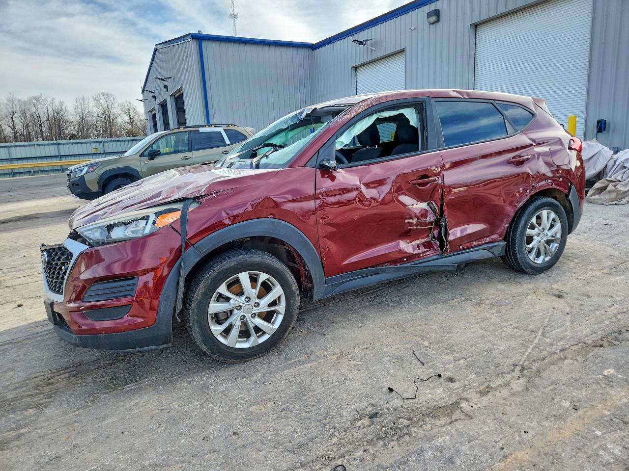 Salvage Hyundai TUCSON Image