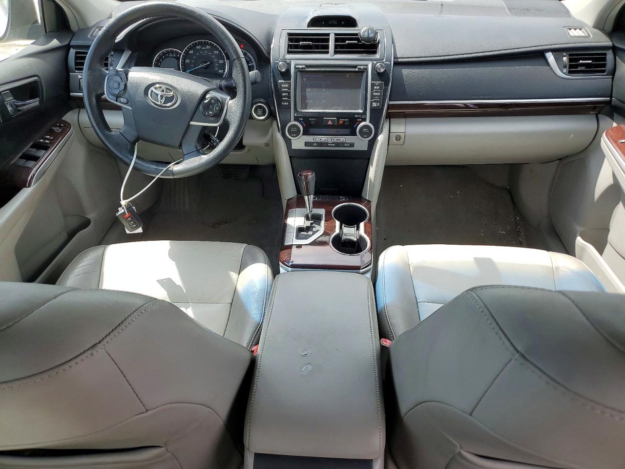 Toyota Camry Xle V6