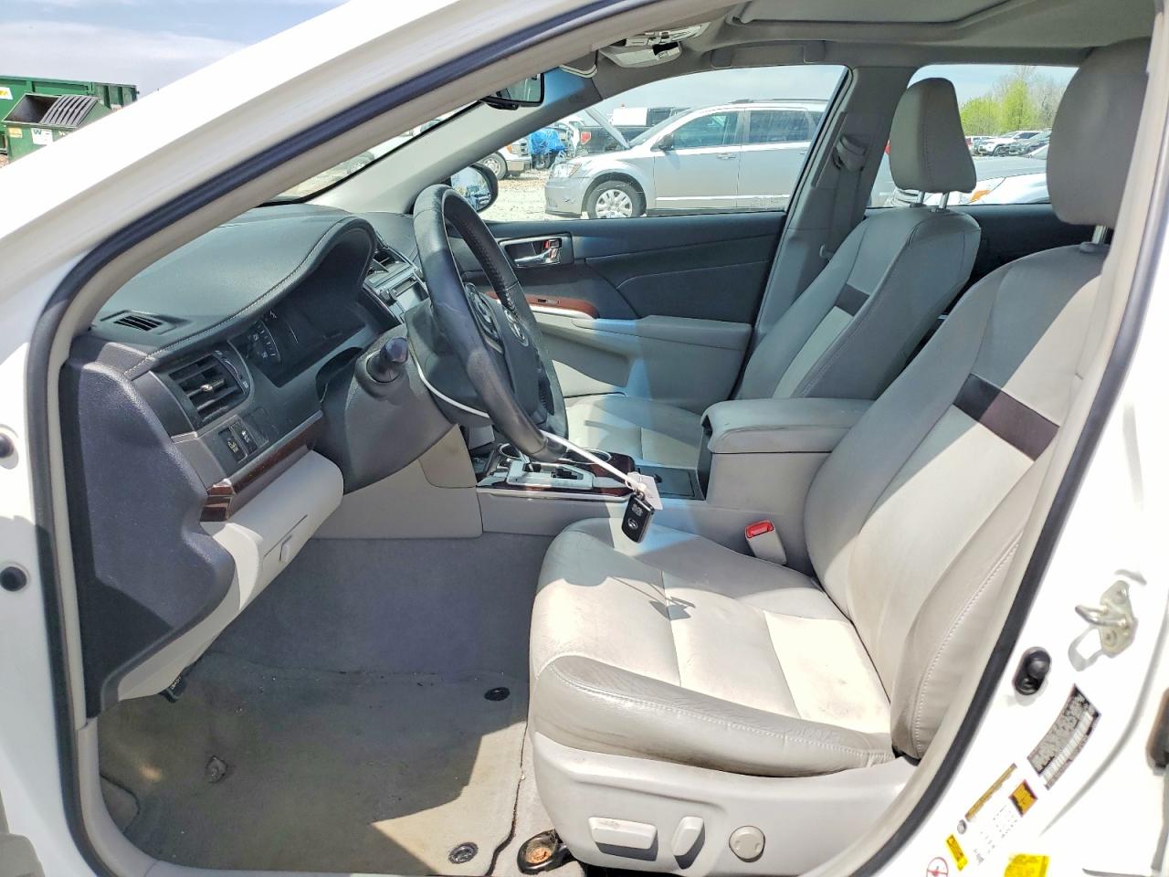 Toyota Camry Xle V6