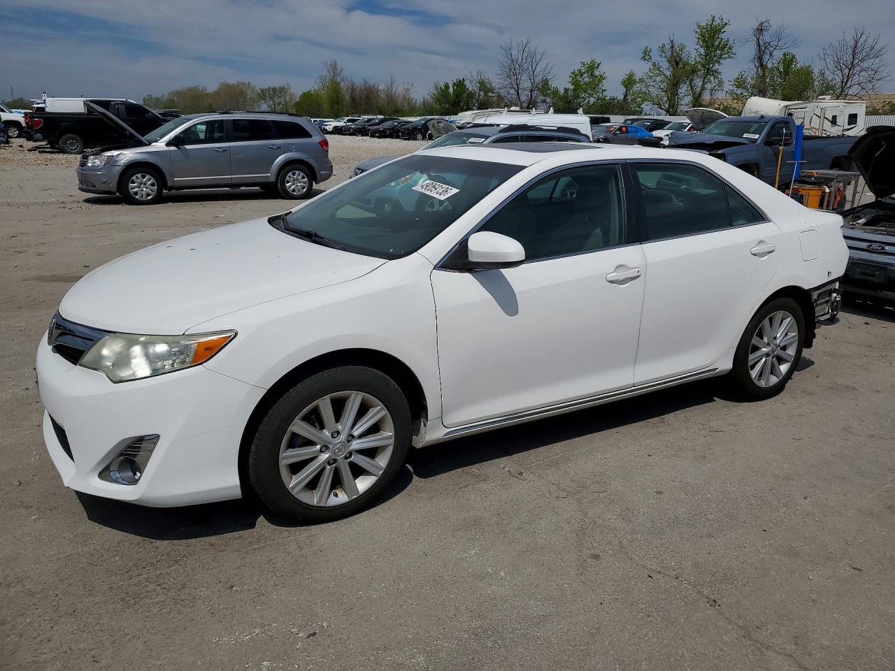 Salvage Toyota Camry Image