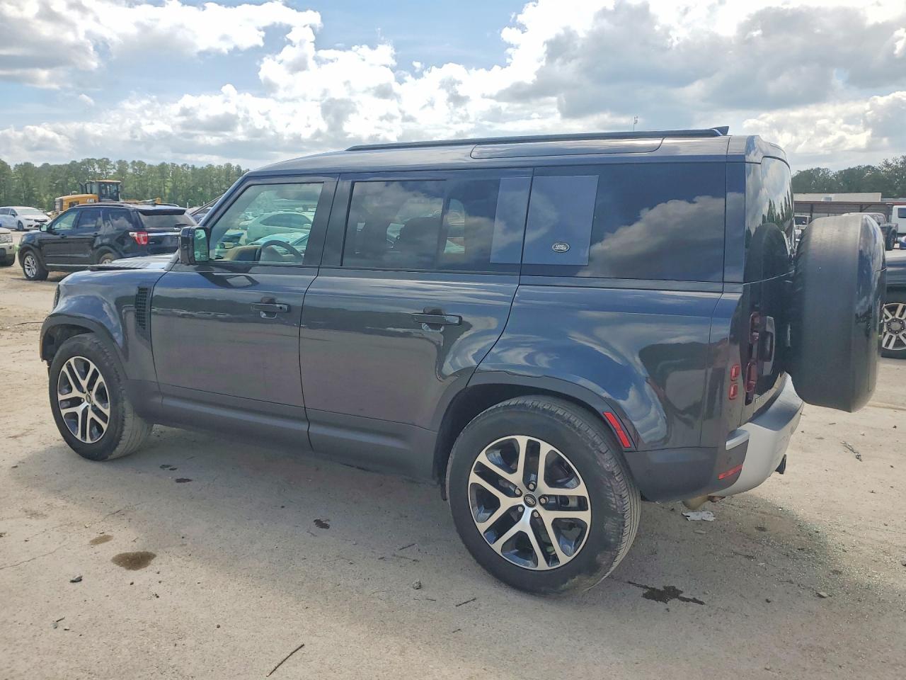 Land Rover Defender 110 S