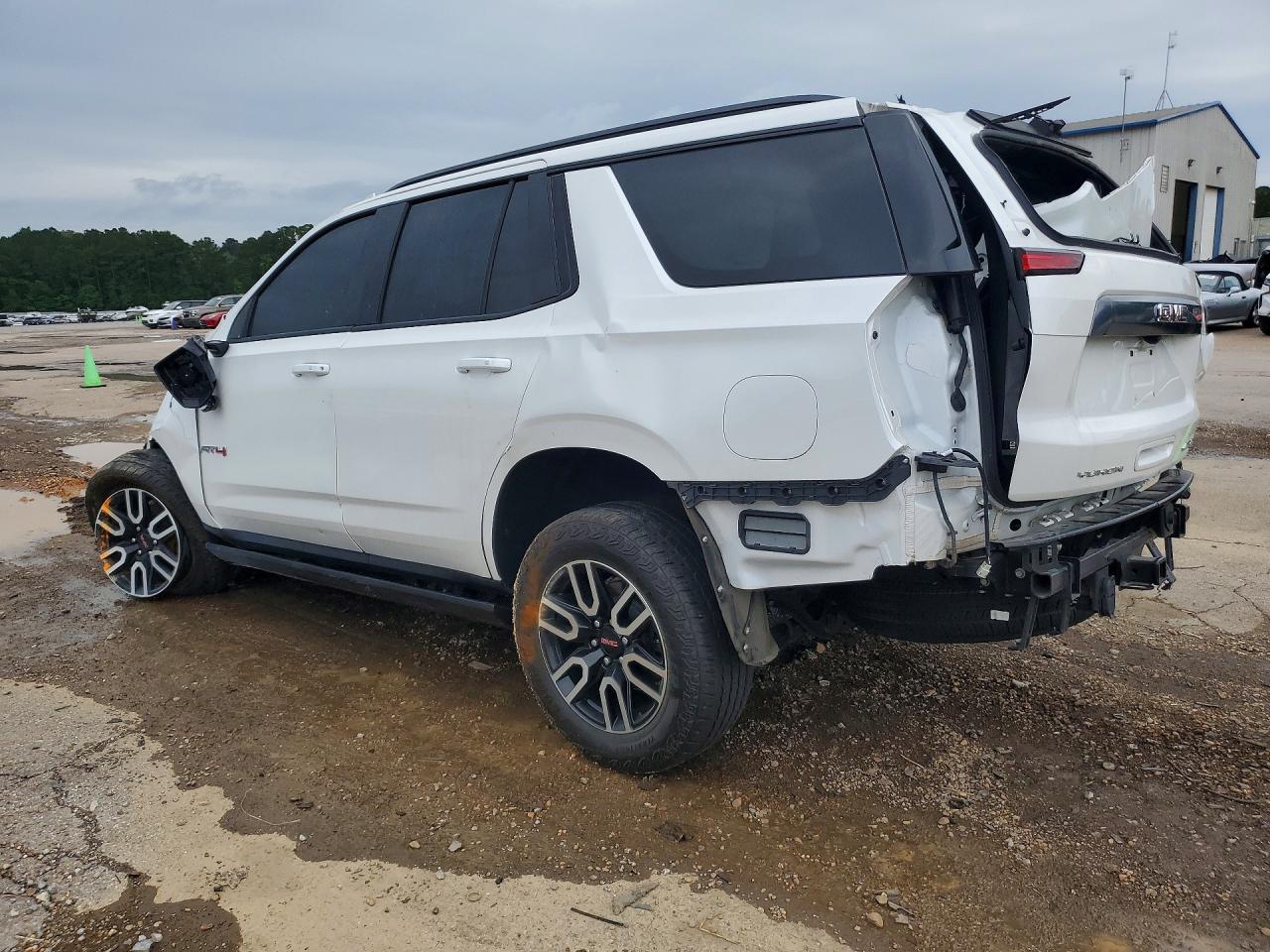GMC Yukon At4
