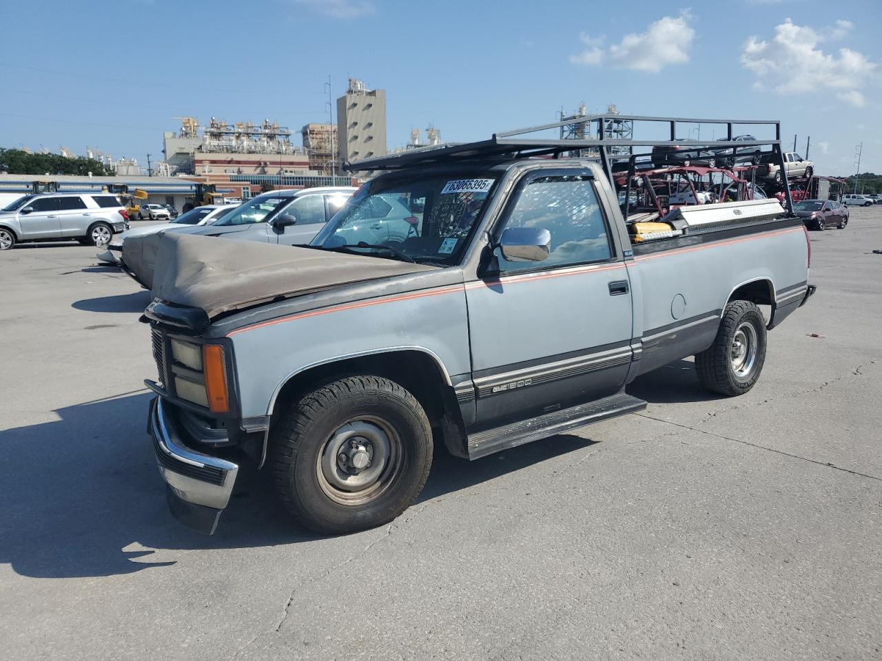 Salvage GMC Sierra Image