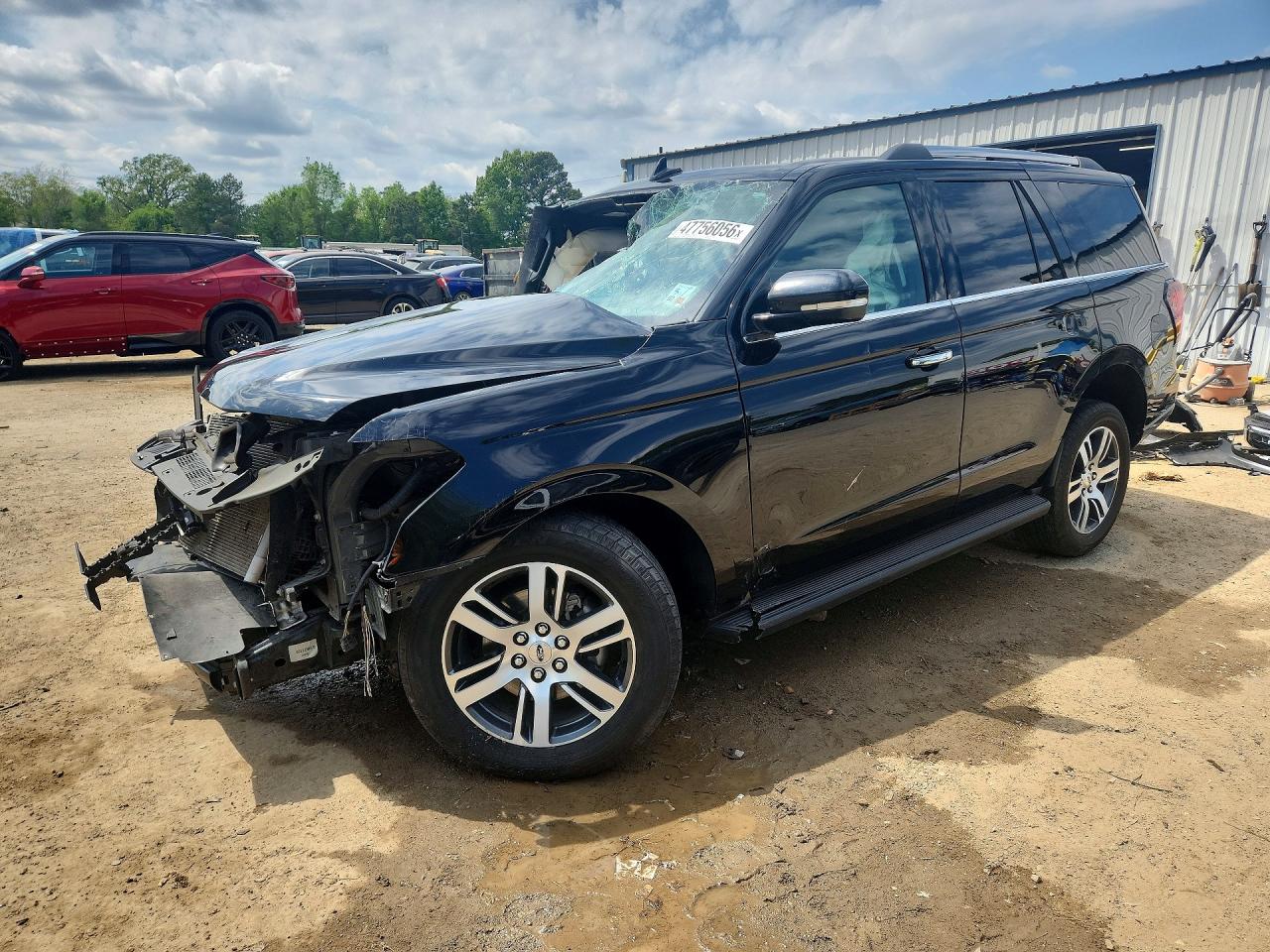 Salvage Ford Expedition Image