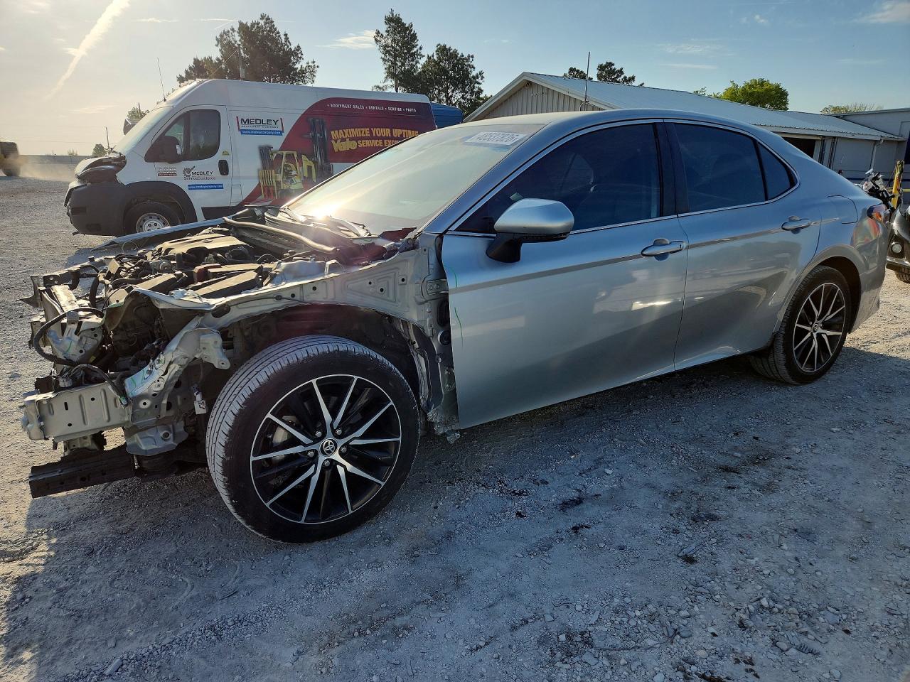 Salvage Toyota Camry Image