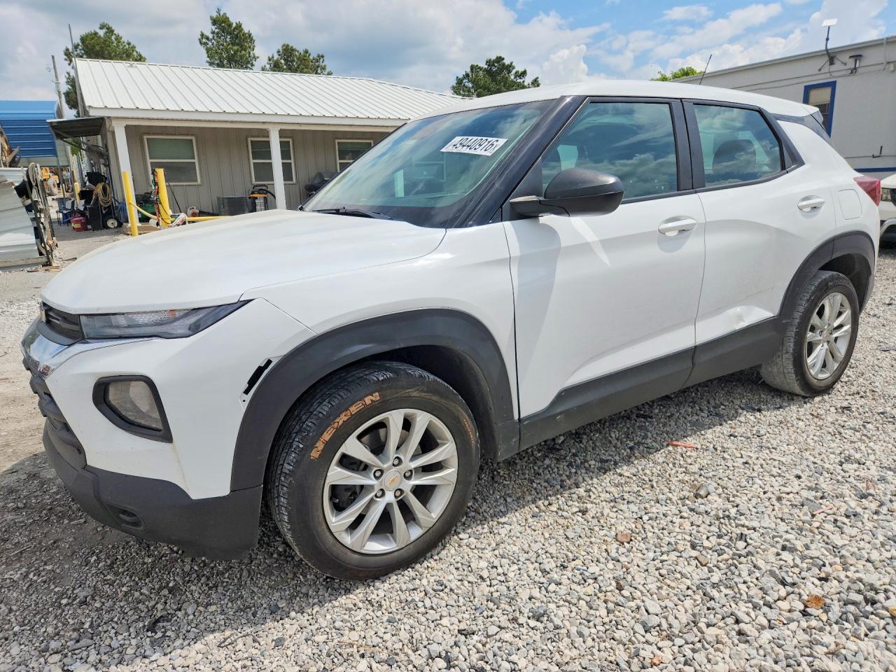 Salvage Chevrolet Trailblaze Image