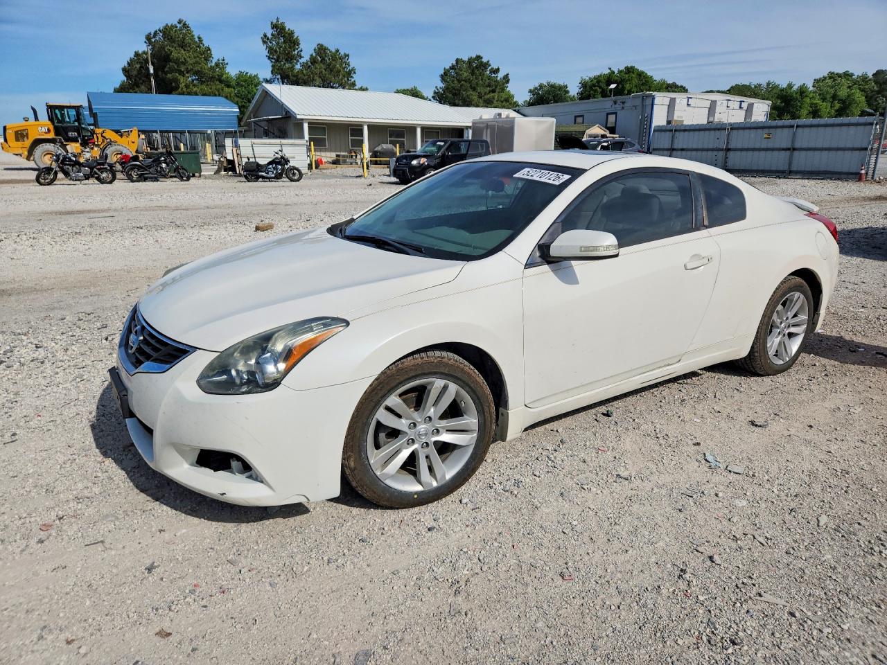 Salvage Nissan Altima Image