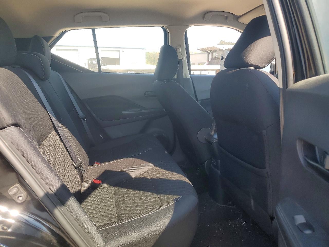 Nissan Kicks S