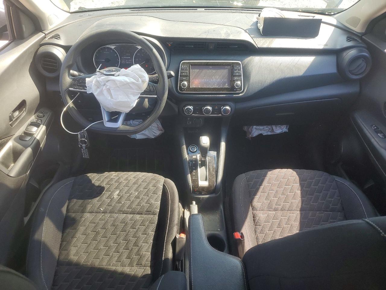 Nissan Kicks S