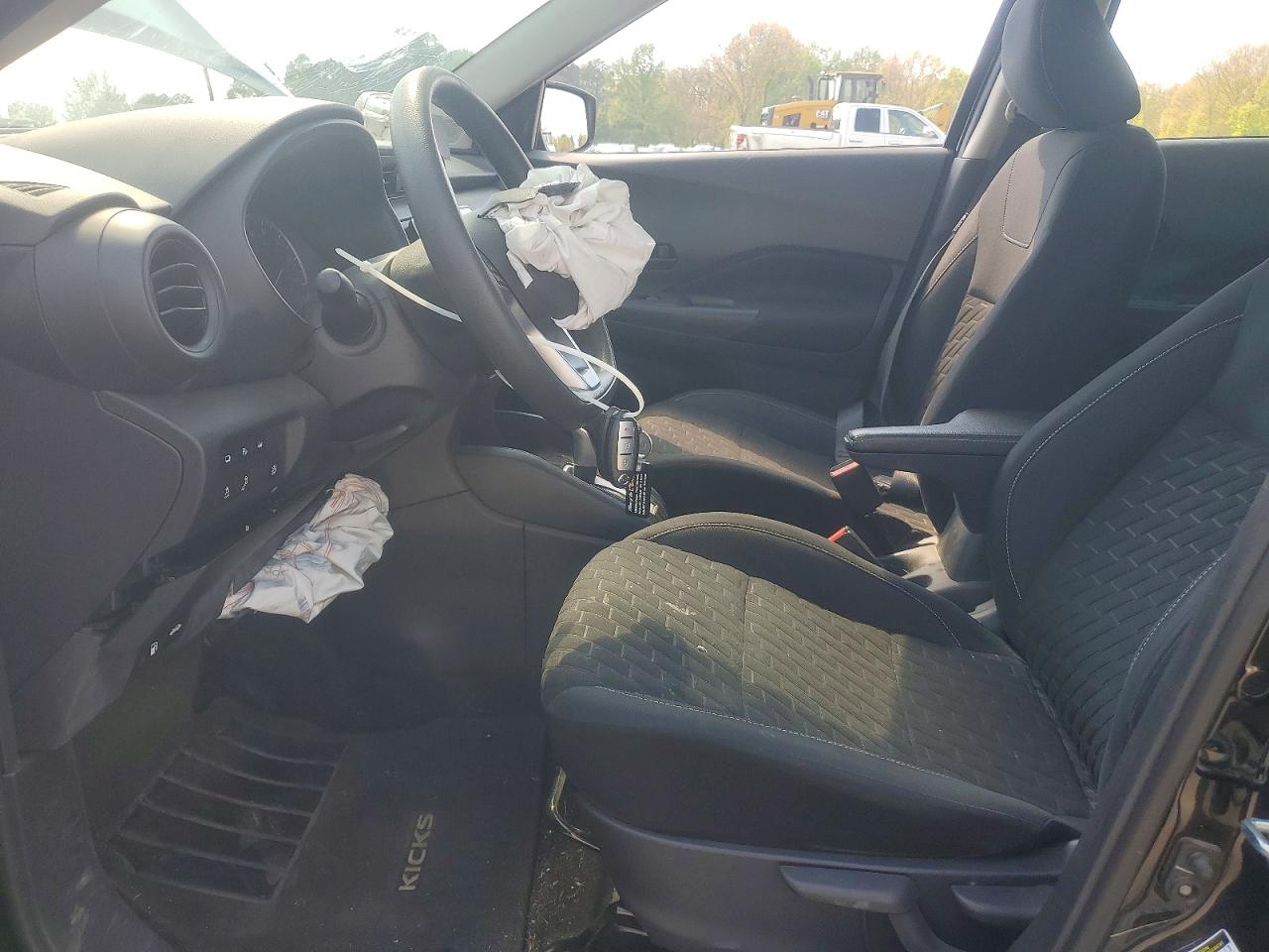 Nissan Kicks S