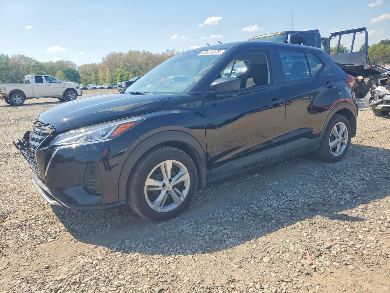 Salvage Nissan Kicks Image