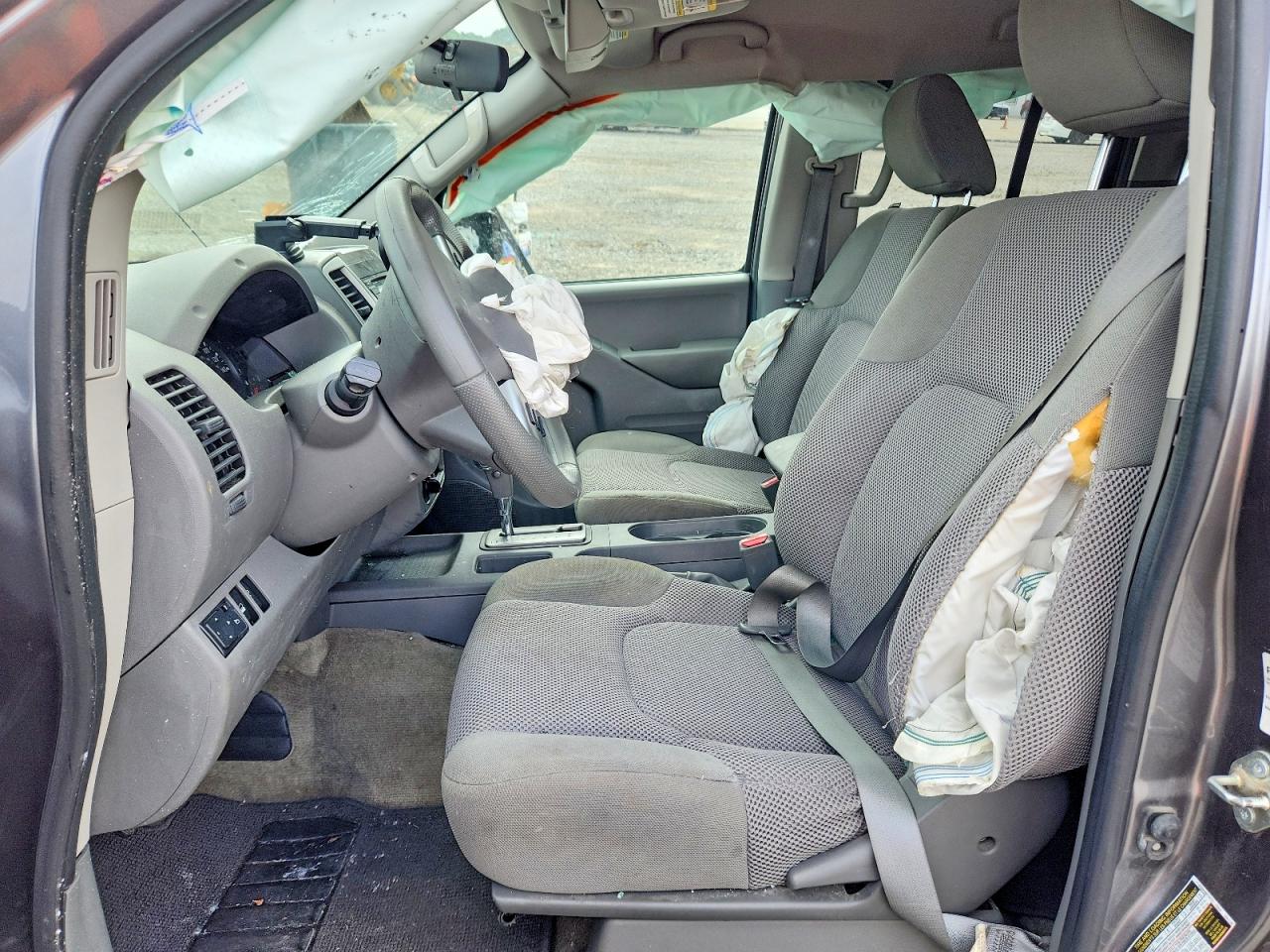 Nissan Frontier Sv