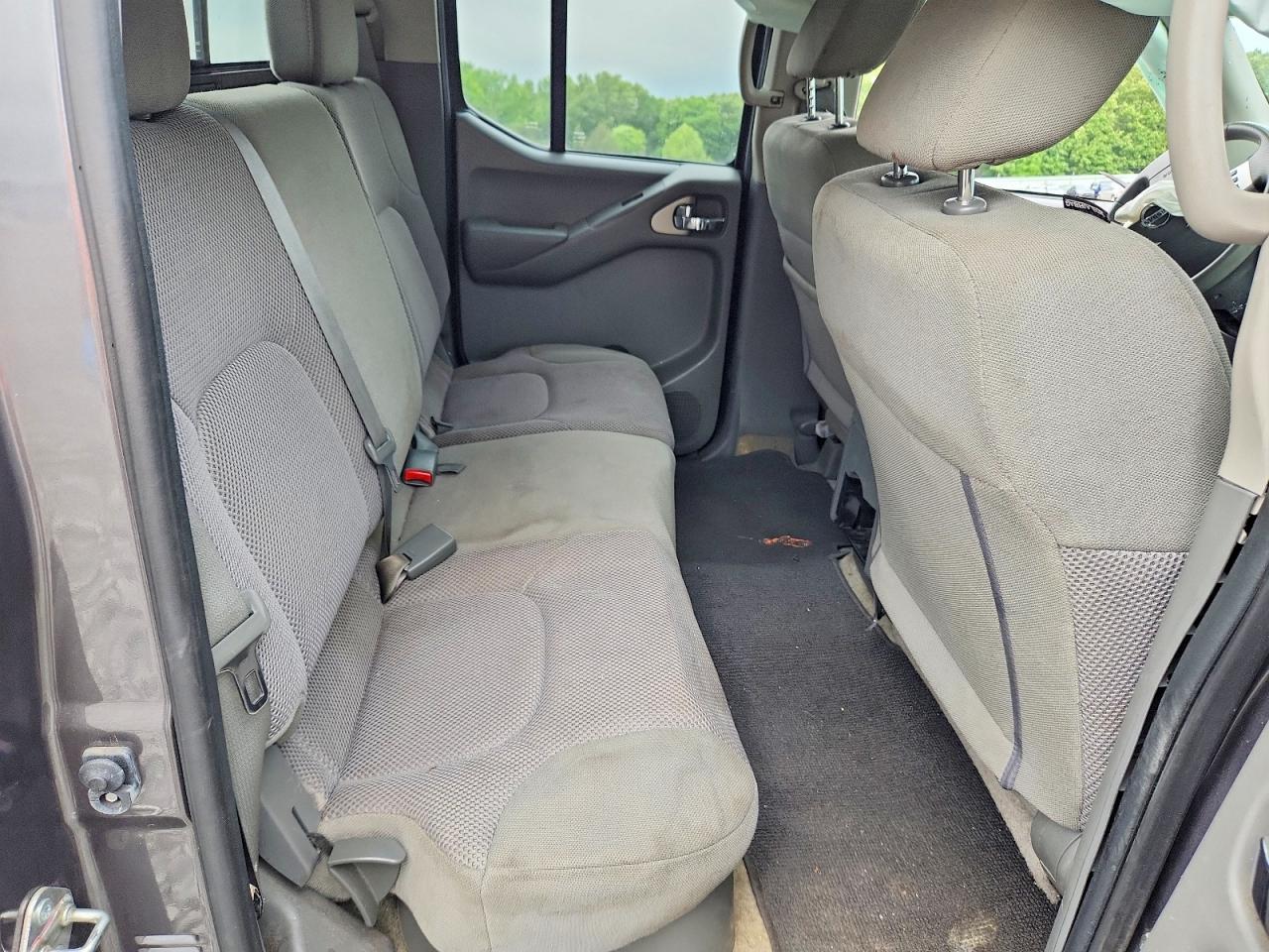Nissan Frontier Sv
