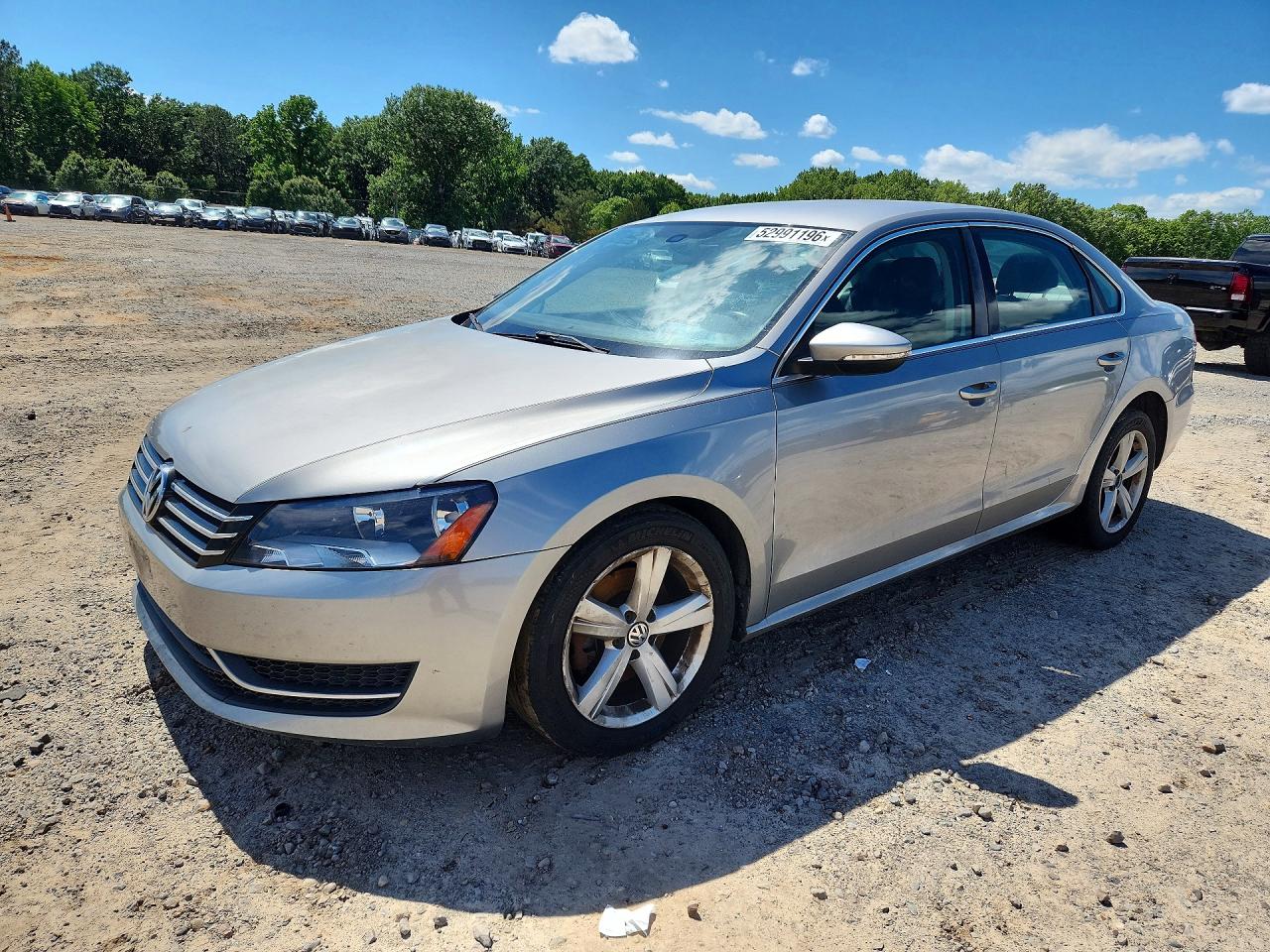 Salvage Volkswagen Passat Image