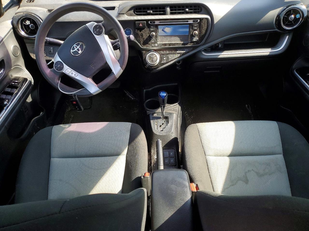 Toyota Prius c Three