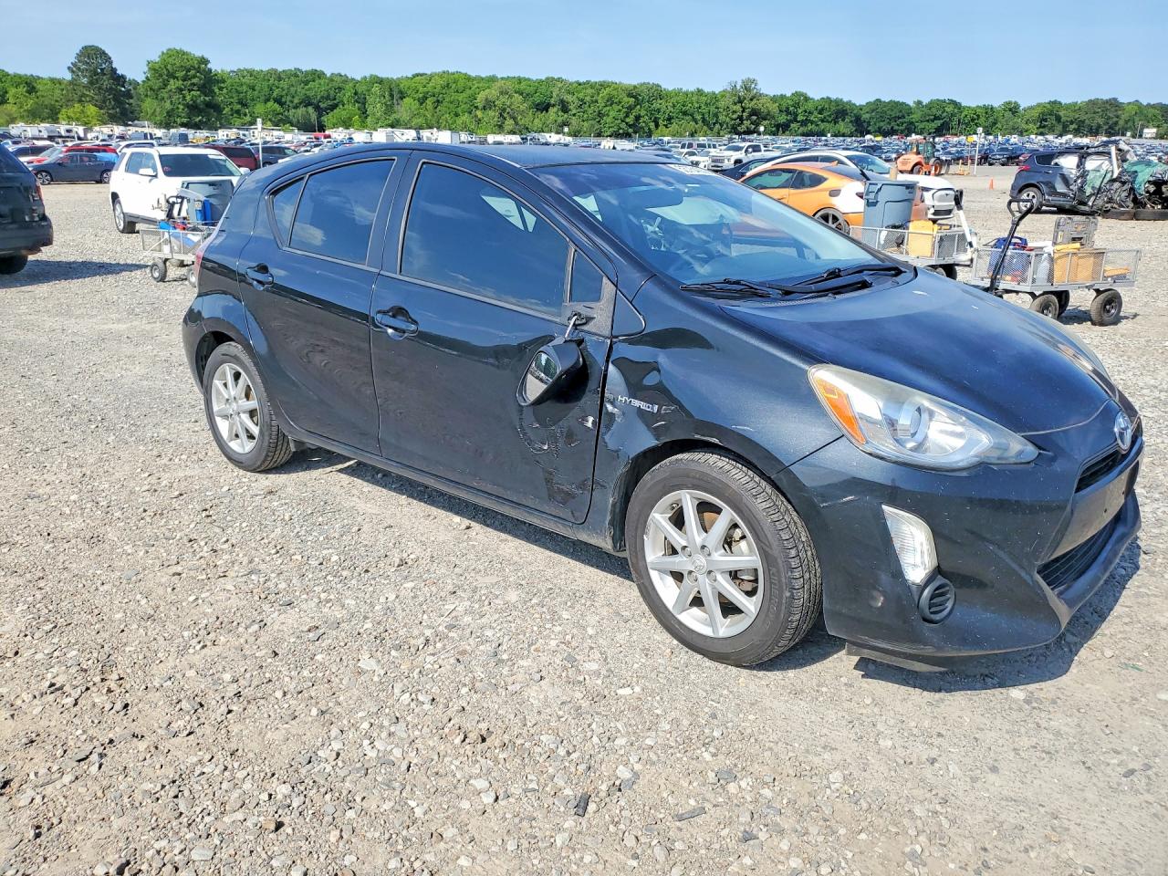 Toyota Prius c Three