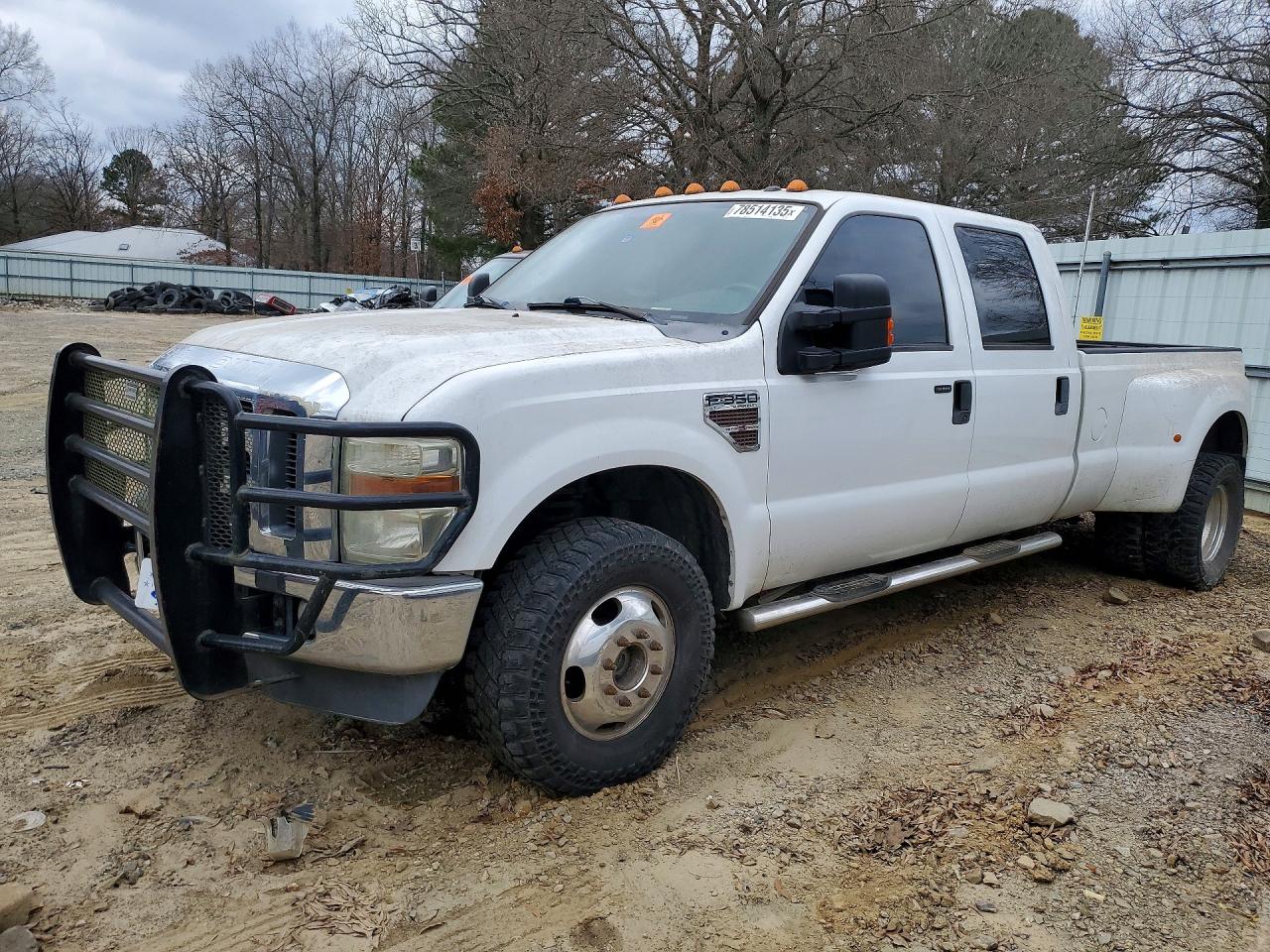 Salvage Ford F-350 Image