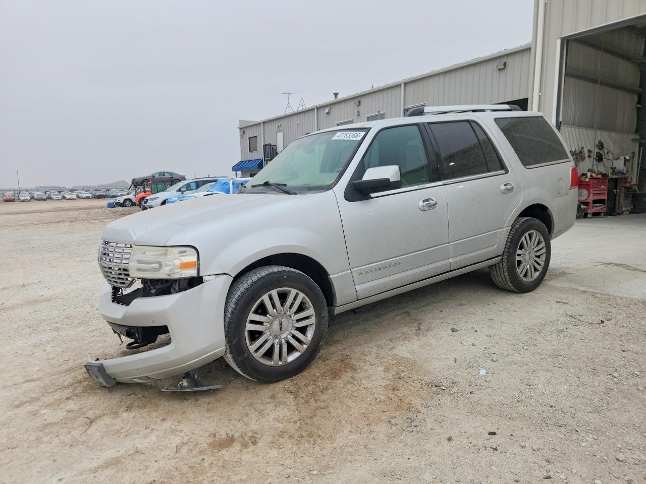 Salvage Lincoln Navigator Image