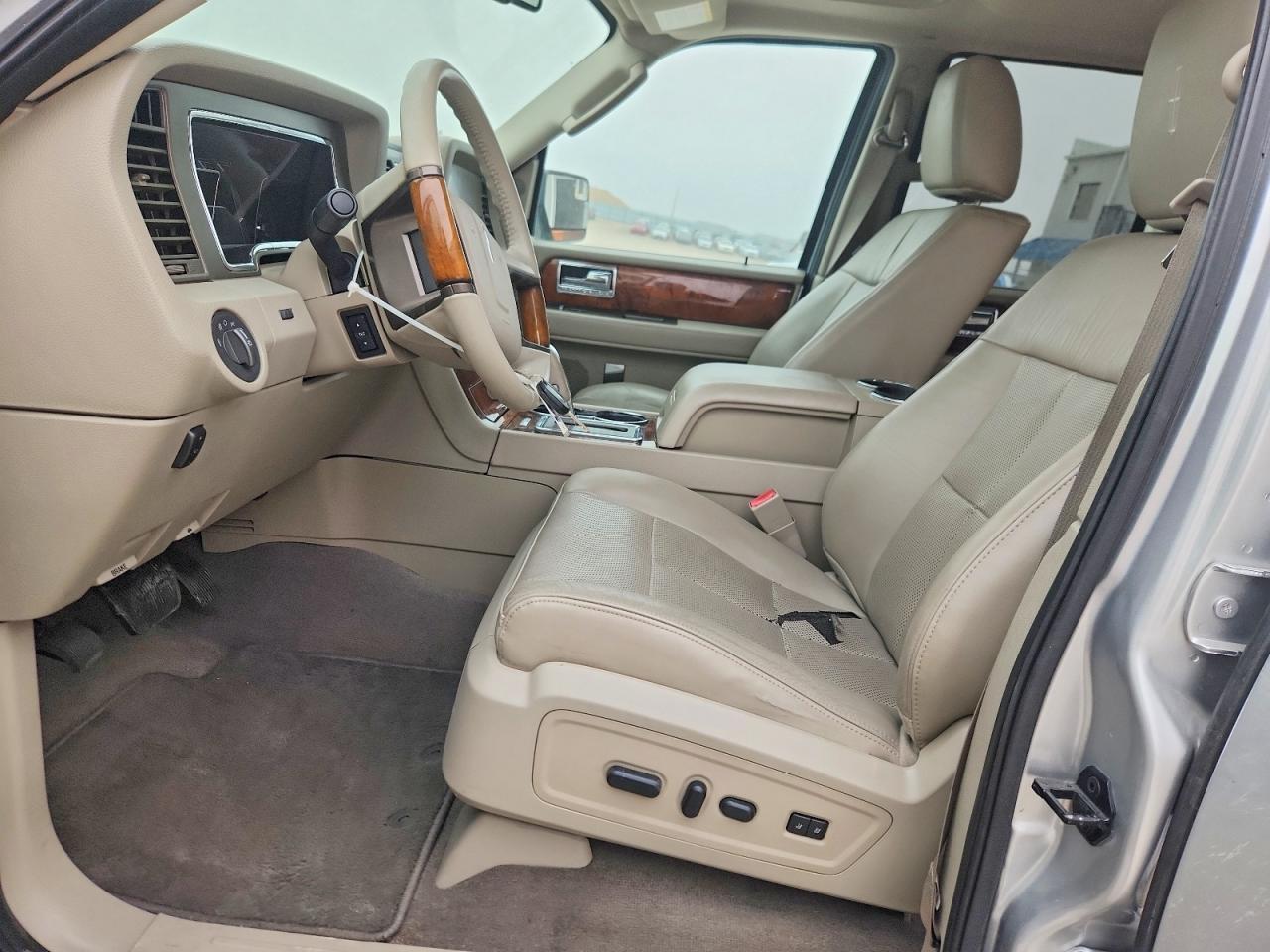 Lincoln Navigator