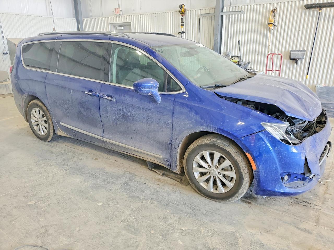Chrysler Pacifica Touring L