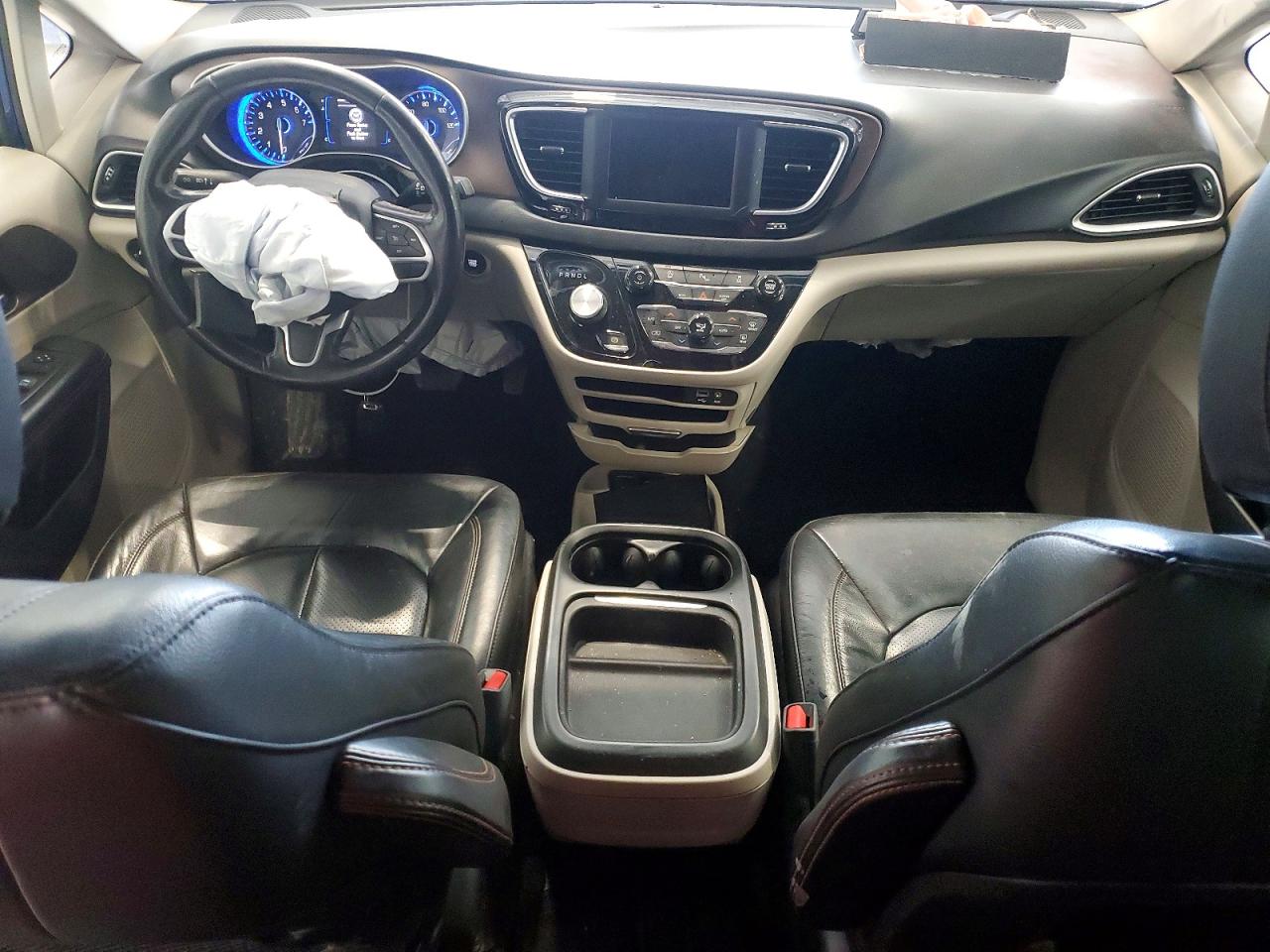 Chrysler Pacifica Touring L