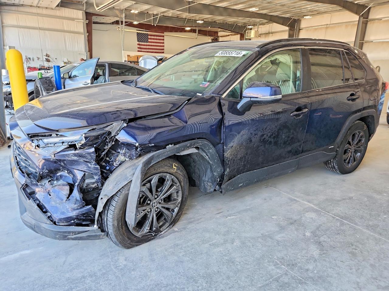 Salvage Toyota RAV4 Image