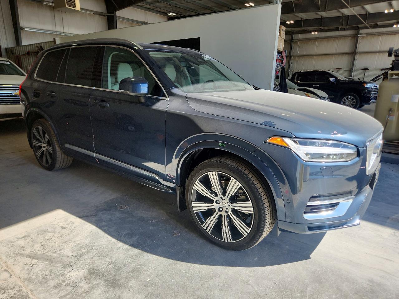 Volvo XC90 Plus